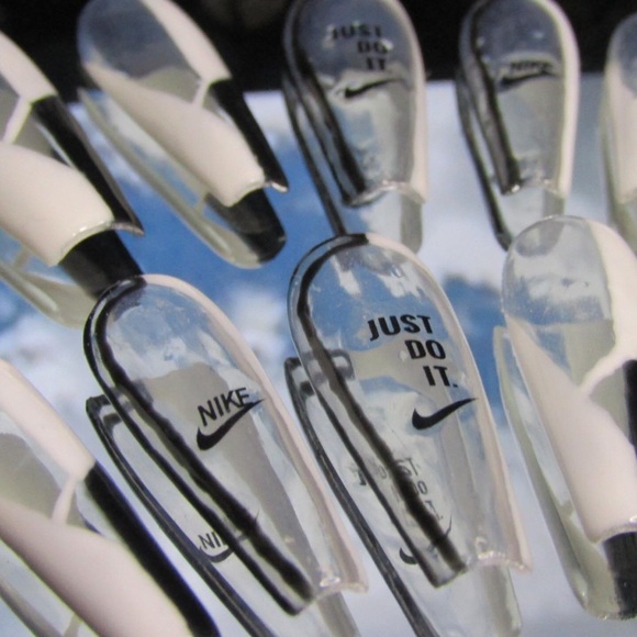 Nike Press On Nails - Picture 2 of 6